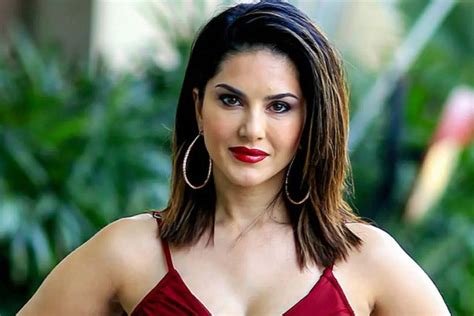 sunny leone nude video|Sunny Leone Porn Videos 